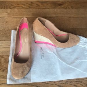 Espadrille wedge pump